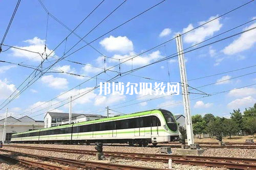 蘭州2022年軌道交通學校和中專有哪些區別