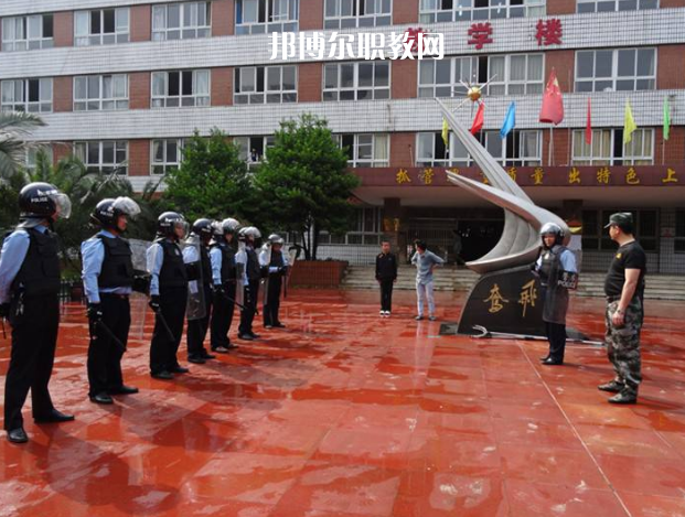 四川省工業(yè)貿(mào)易學(xué)校2022年報(bào)名條件、招生要求、招生對(duì)象