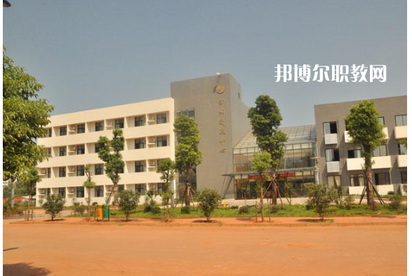 云南楚雄工業學校2022年招生簡章