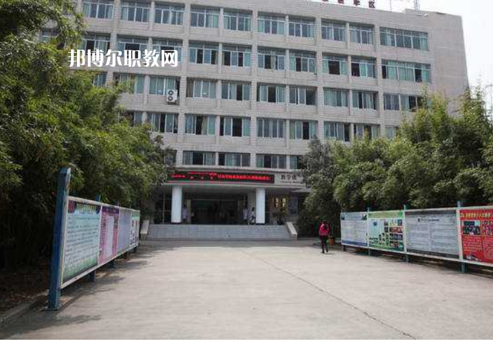 成都中醫藥大學附屬學校龍泉校區2022年招生辦聯系電話