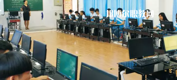 樂山市竹根職業(yè)中專學校2022年報名條件、招生要求、招生對象
