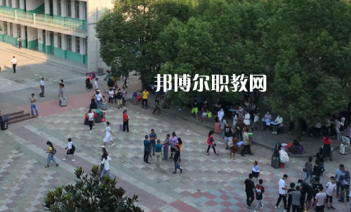 老河口職業技術學校2022年報名條件、招生要求、招生對象