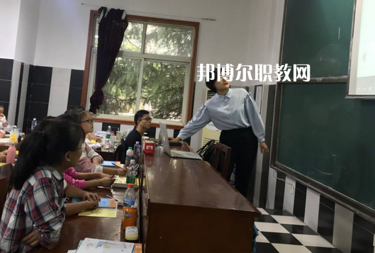 武漢長江職業中等專業學校2022年招生辦聯系電話