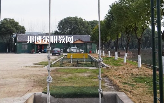 武漢華中藝術學校2022年招生辦聯系電話