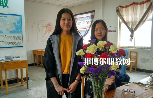湖北旅游學校2022年招生辦聯系電話