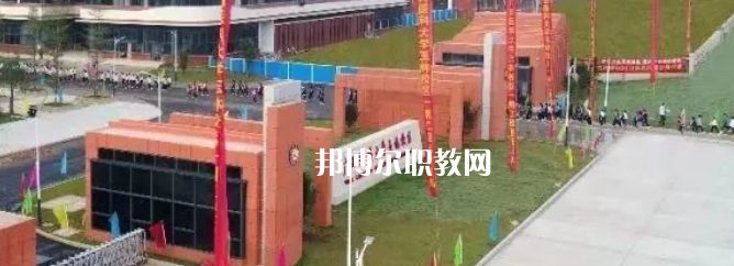 廣西醫科大學附設玉林衛生學校2022年地址在哪里