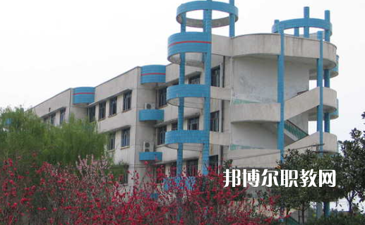 武漢第二高級技工學校2022年報名條件、招生要求、招生對象