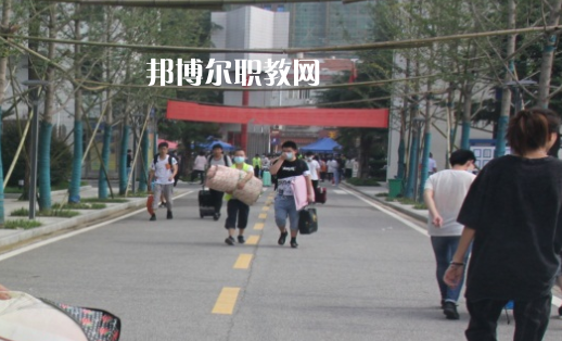 武漢新洲高級(jí)職業(yè)中學(xué)2022年報(bào)名條件、招生要求、招生對(duì)象
