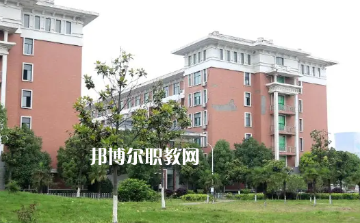 湖北機(jī)械工業(yè)學(xué)校2022年報(bào)名條件、招生要求、招生對(duì)象