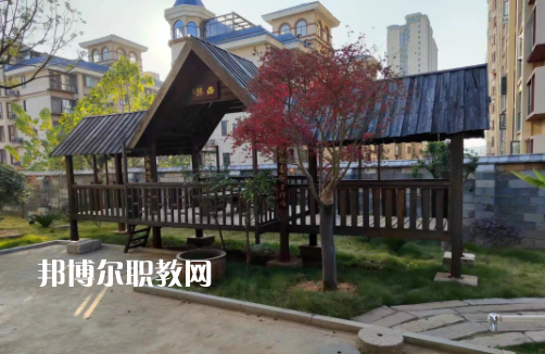 益陽電腦美術職業學校