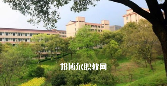 江蘇省宜興中等專業(yè)學(xué)校地址在哪里，哪個(gè)地區(qū)，哪個(gè)城市?