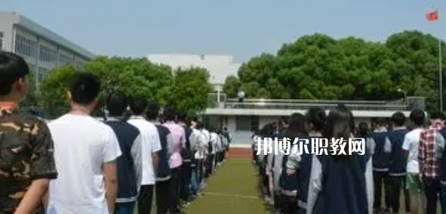 江蘇省錫山中等專業(yè)學(xué)校地址在哪里，哪個(gè)地區(qū)，哪個(gè)城市?