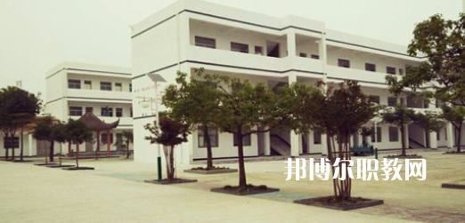盱眙縣東方職業(yè)高級(jí)中學(xué)地址在哪里，哪個(gè)地區(qū)，哪個(gè)城市?