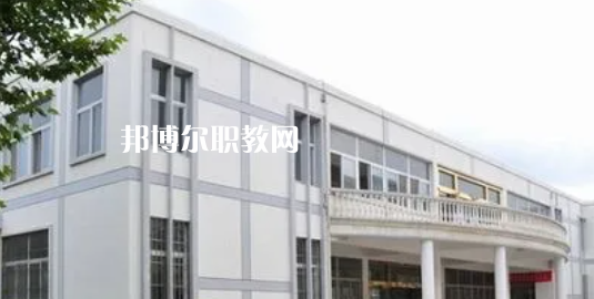 江蘇省金湖中等專業(yè)學(xué)校地址在哪里，哪個地區(qū)，哪個城市?