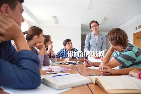 成都外國語專業學校有哪些招生專業（2023年）