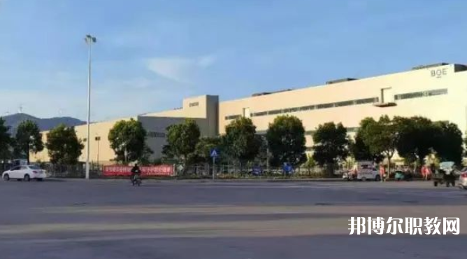 西安智能工業技工學校地址，乘車路線