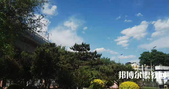 唐山市豐南區中等專業學校地址，乘車路線