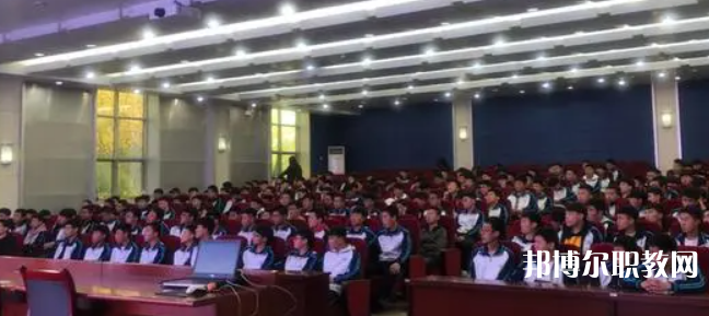 秦皇島市中等專業(yè)學校地址，乘車路線