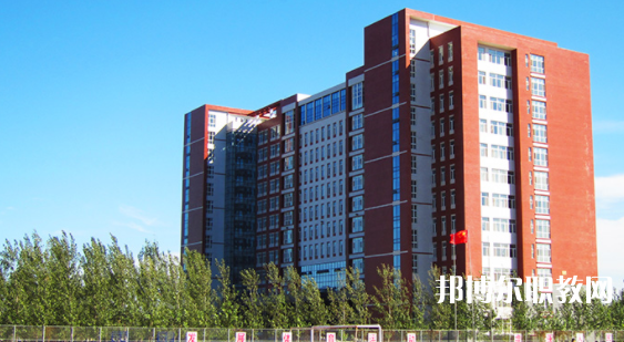保定市科技中等專業學校地址，乘車路線