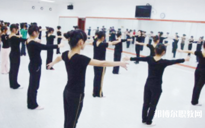 張家口市北方中等專業學校網站網址主頁