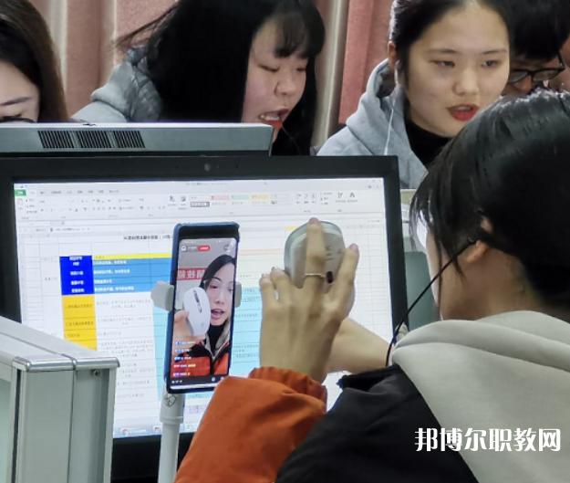 四川2024年中專學校有什么專業適合女生