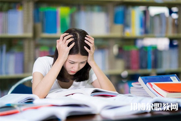 廣東哪里的中專學校能讀美術廣告專業