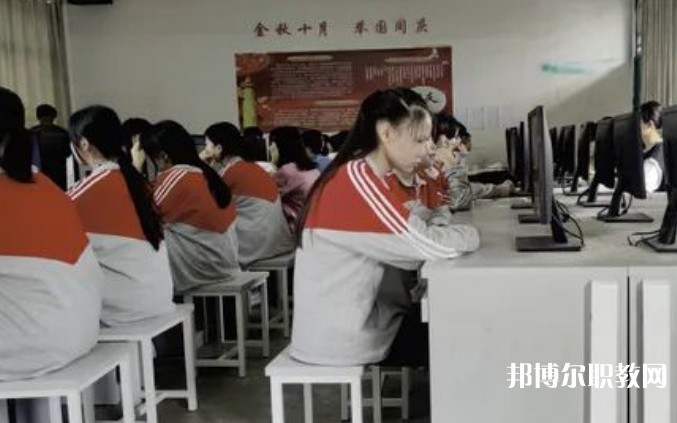 廣西河池民族農業學校網站網址主頁