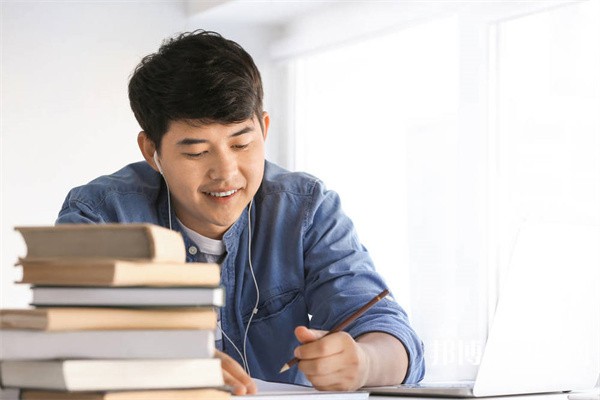 廣西哪里的中專學校能讀動漫游戲專業