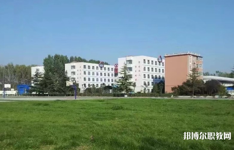 青島博愛(ài)成人中等專業(yè)學(xué)校地址，乘車路線