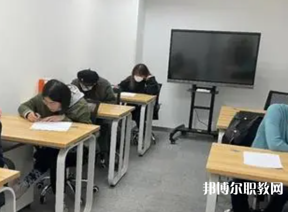 2025揚(yáng)州公辦中專學(xué)校最新排名前三名單