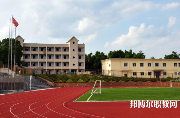 2025十堰技工學(xué)校最新排名前三名單