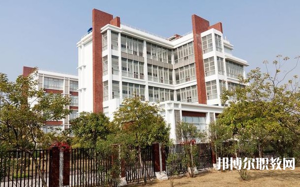 湖北2025年初中生考什么鐵路學校