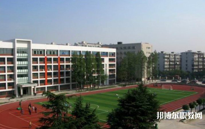 湖北2025年讀鐵路學校要分數嗎