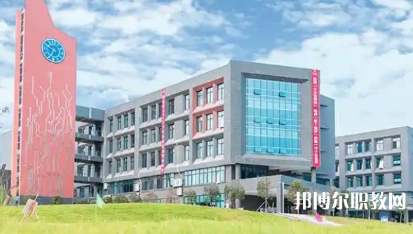 成都2025年初中生考什么鐵路學校