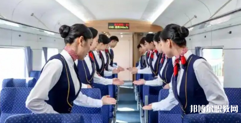 湖北2025年女生讀鐵路學校學什么專業好