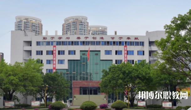成都2025女生可以讀鐵路學校嗎