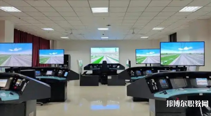 自貢2025年讀鐵路學校需要什么證件