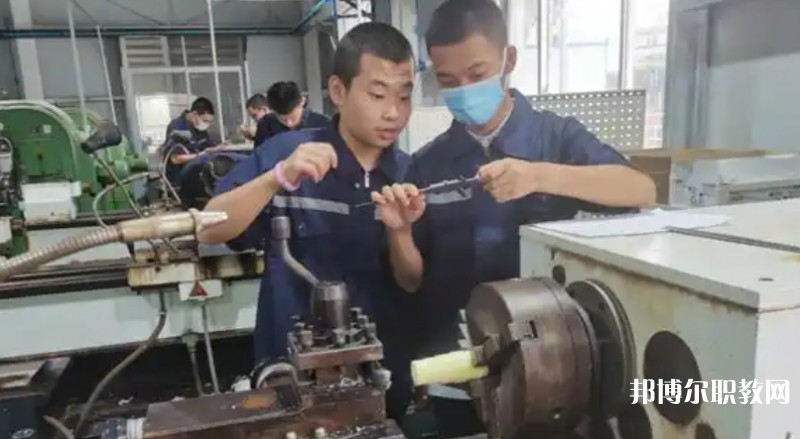 自貢2025年男生讀鐵路學校怎么樣