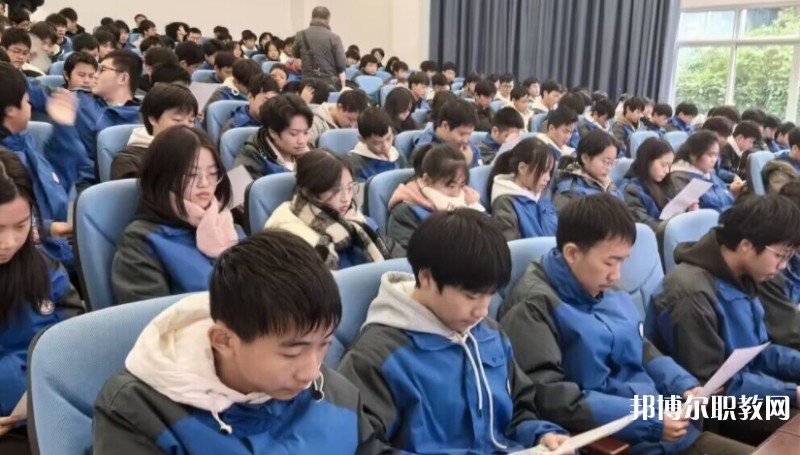 自貢2025年女生學鐵路學校好找工作嗎